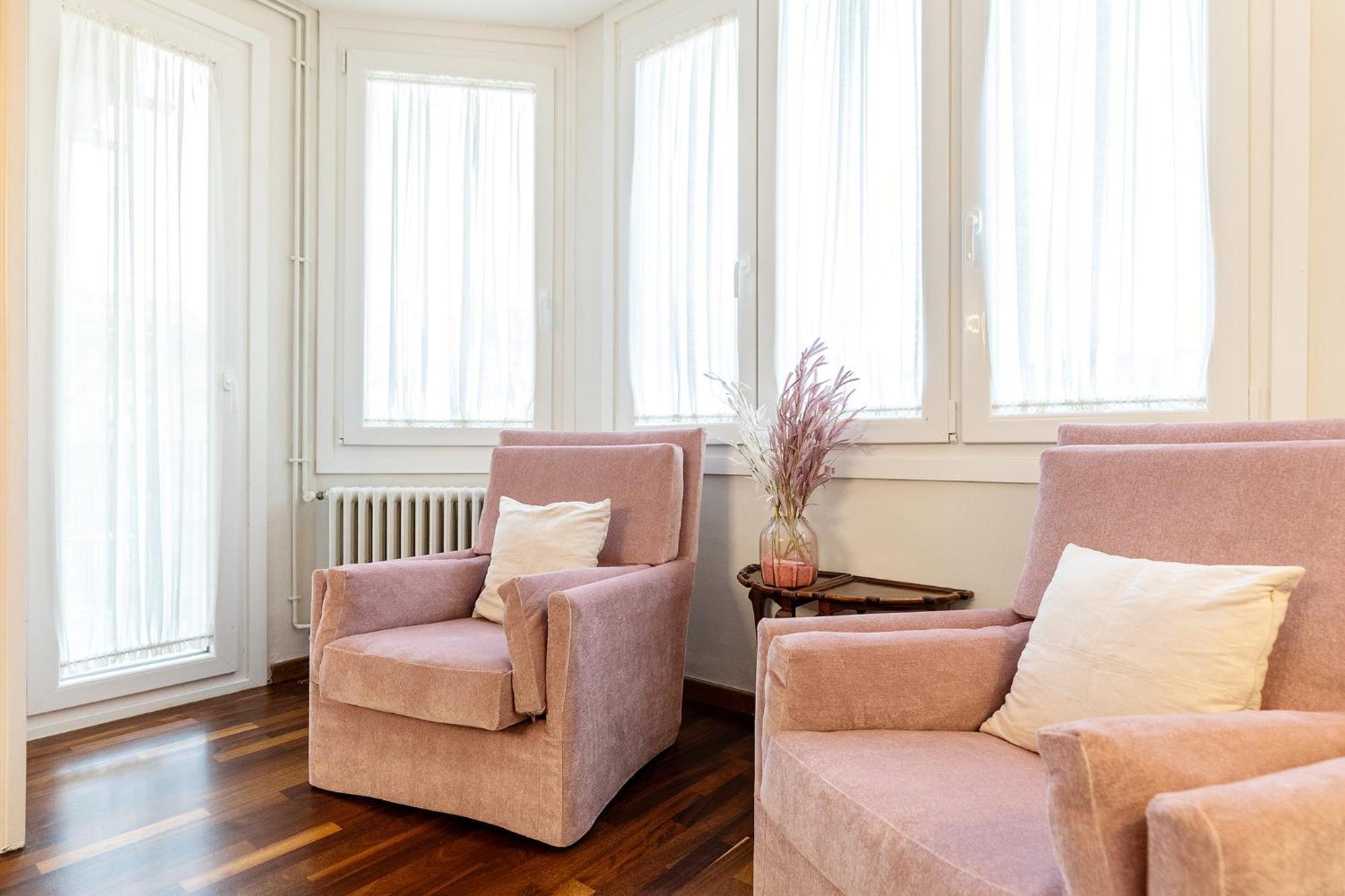 Large & Beautiful Apartment 4Min From Passeig De Gracia Barcelona Exterior photo